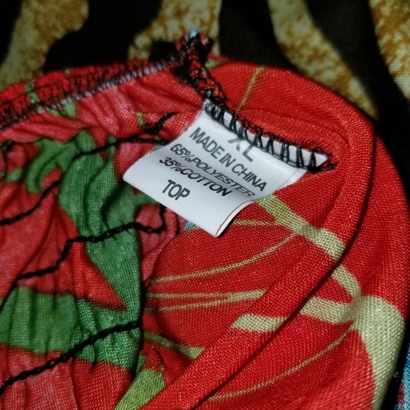 Dress With Necklace - Picture 7 of 10